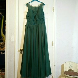 Azazie 24W dark green chiffon gown